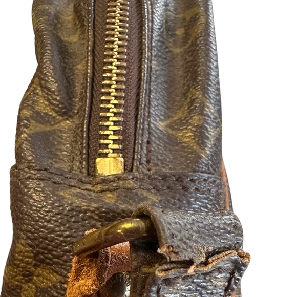 Vintage Louis Vuitton Monogram Danube MM Crossbody Bag - Picture 10 of 15